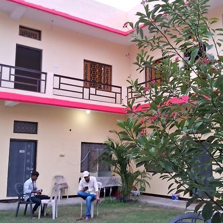 Blue Sky Homestay Khadzsuráhó Kültér fotó