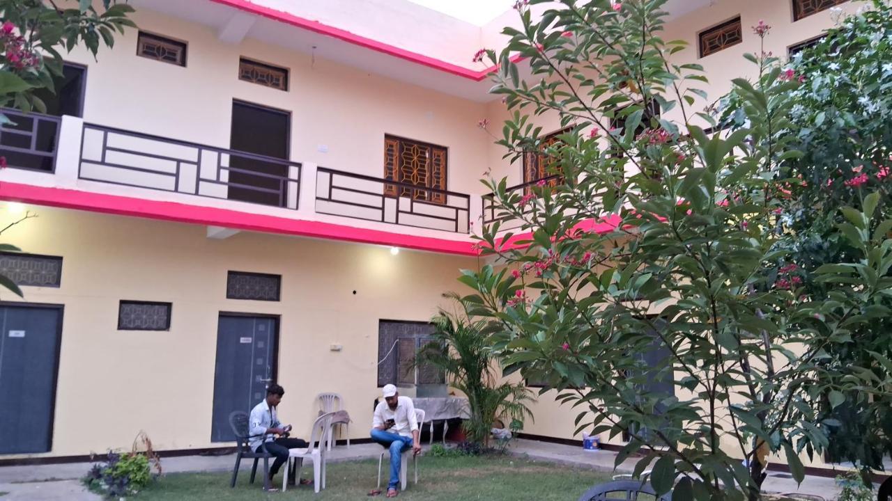 Blue Sky Homestay Khadzsuráhó Kültér fotó